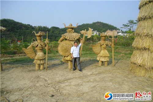   走進稻草人公園，探秘苗家人鄉(xiāng)風(fēng)民俗的古樸與神秘