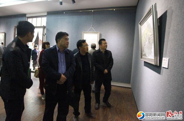 油畫作品展現(xiàn)場。