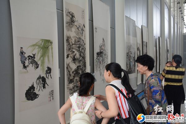 湖南省文化館收藏的黃胄、周昌谷、張一尊等已故名家書畫作品，也在展覽中展出。