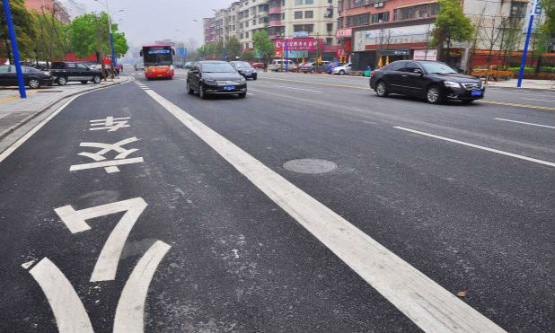 最美十條街改造之一的敏州西路。申興剛 攝