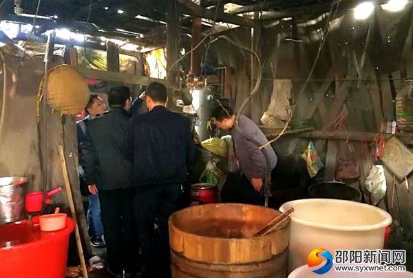 綏寧縣對不符合環(huán)保要求的一家豆腐店予以整治_副本