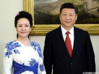 彭麗媛隨習(xí)近平出訪三國(guó) 多套造型素雅端莊