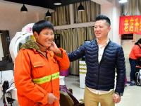 鄭州一發(fā)廊每天抽1.5小時 為環(huán)衛(wèi)工免費理發(fā)