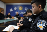 坚守岗位过警察节