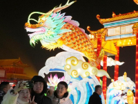 河北正定：流光溢彩繪古城
