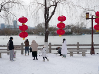 大明湖雪后景如畫(huà)
