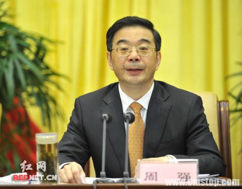 湖南省委书记、省人大常委会主任周强发表讲话。