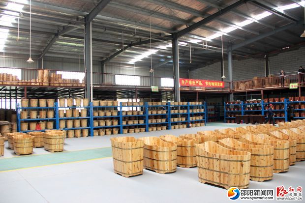 中国驰名商标:百山洁具成品车间
