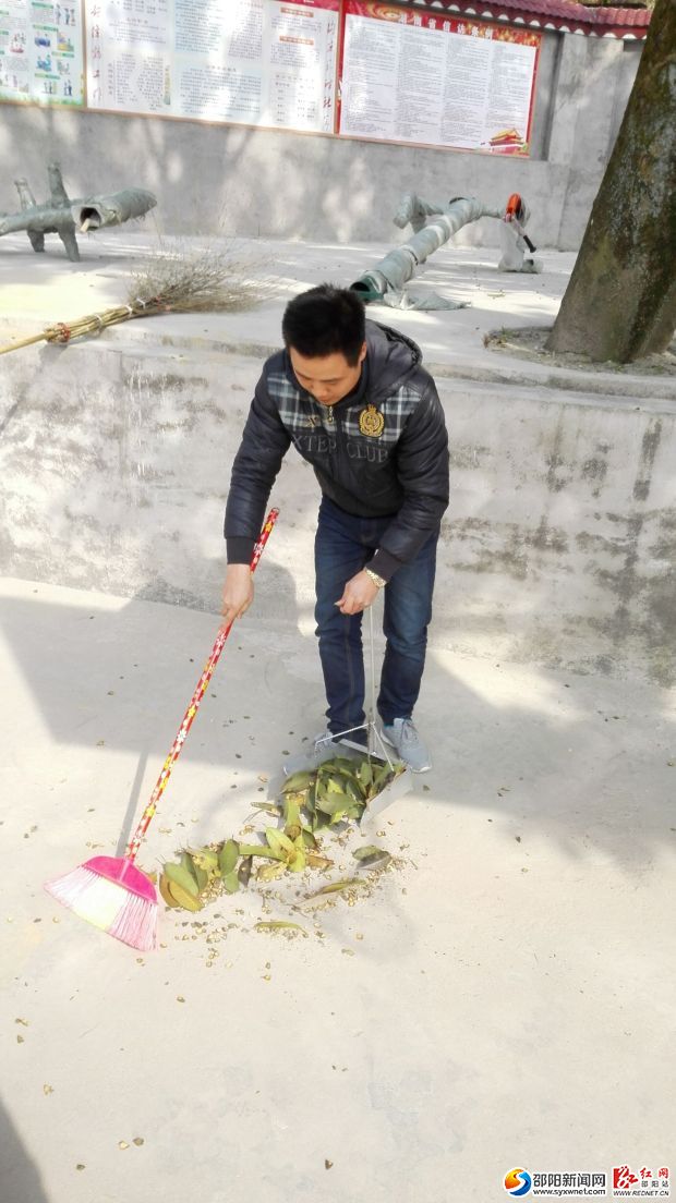 社区服刑人员刘涛在劳动