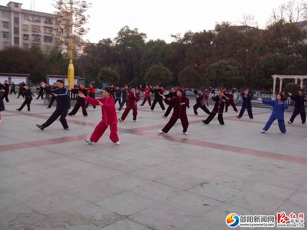 2016年2月28日隆回县桃洪镇市民热恋太极拳 传承全民运动健康无价02
