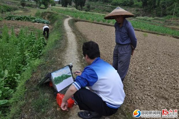 外出创作采风的申建凯老师