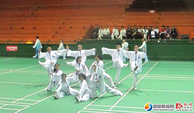 邵阳市举行第二届太极拳锦标赛现场。