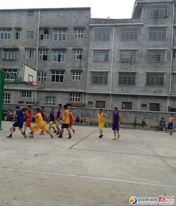 图为比赛现场
