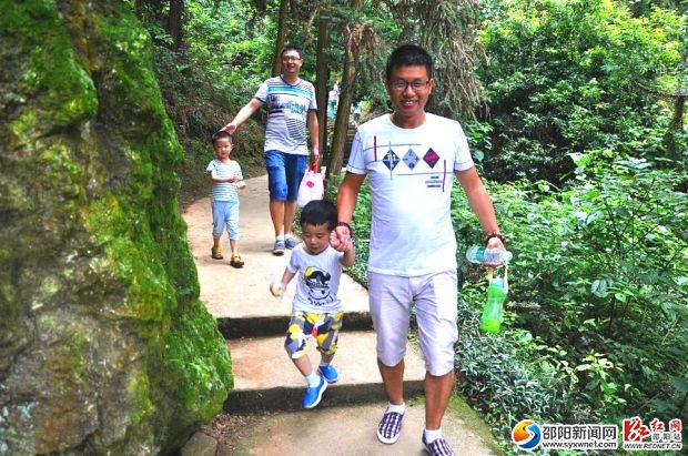 亲子爬山欢乐多_看图王