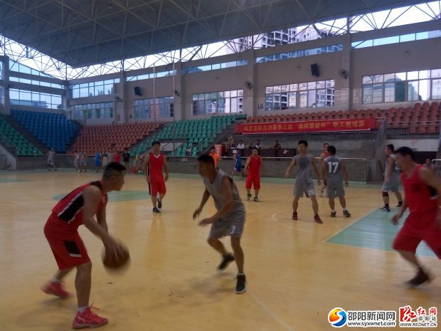 图为比赛现场 (1)