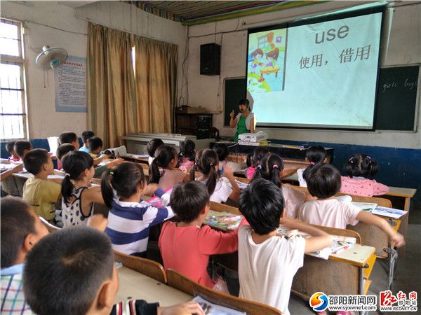 一、图一为雨山铺中心小学杨红梅老师在赛课。70928_7_副本