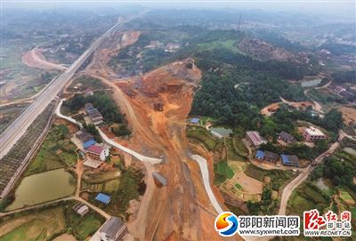 8正在抓紧施工当中的怀邵衡联络线。
