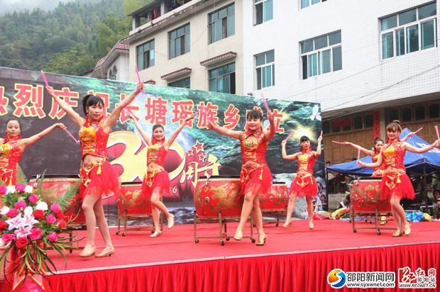 龙鼓表演