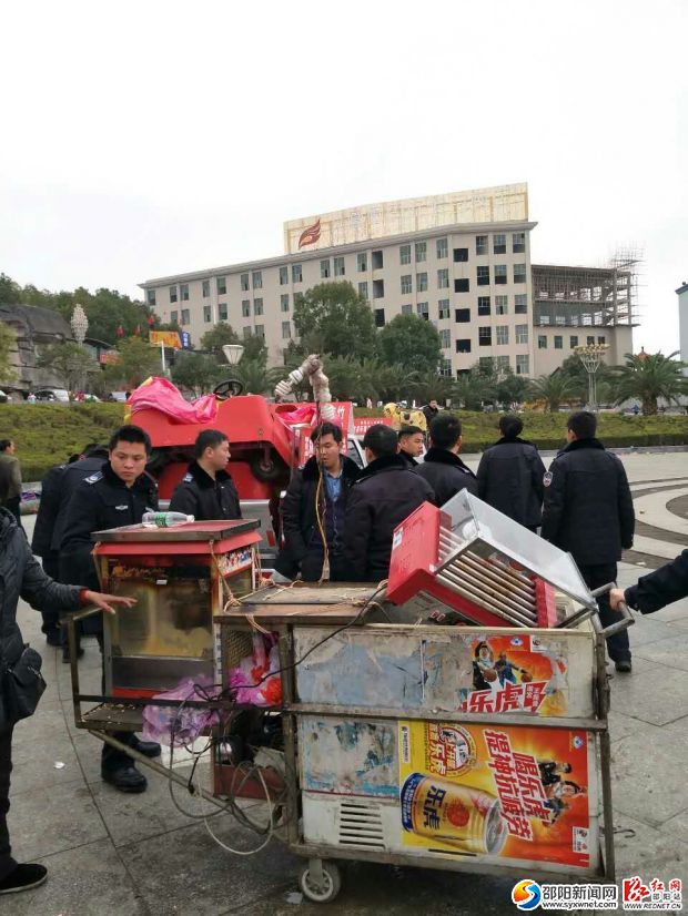 整治方大公园前广场照片