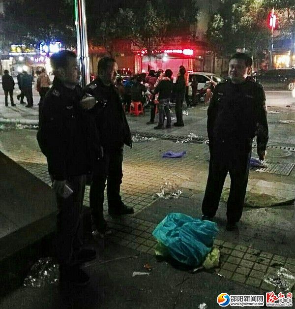 图为执法现场