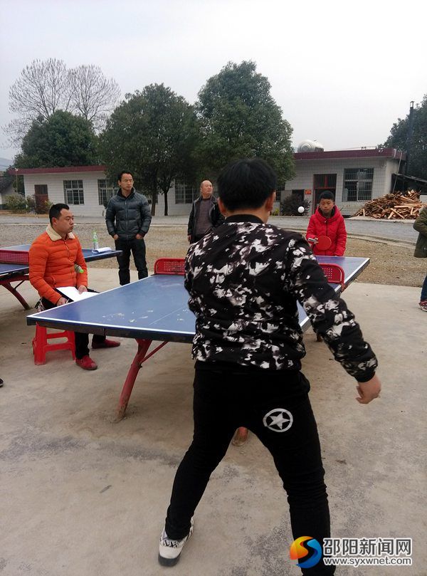 运动员正在拼搏