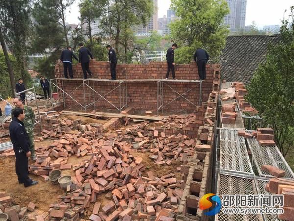 拆违现场