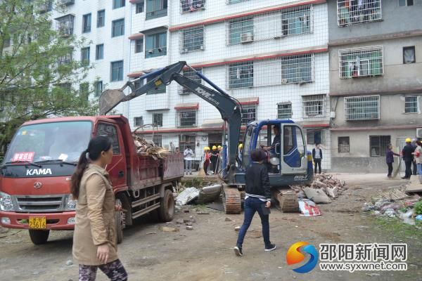 临江社区清理3