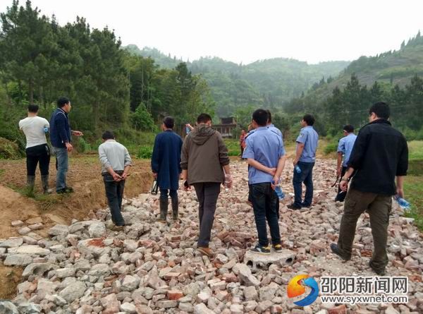 搜救进行时：安排搜救队分组分区开展搜救