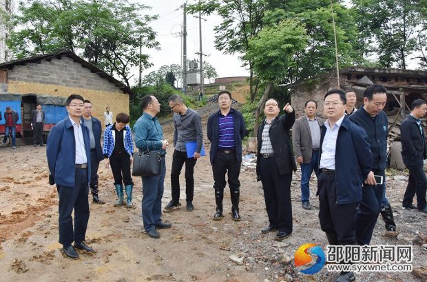 隆回县委县政府对县妇幼保健院整体搬迁项目进行实地考察