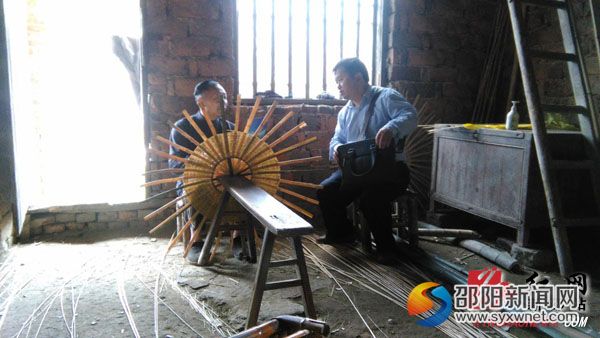 图为太芝庙司法所工作人员走访现场副本