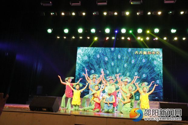 丹丹舞蹈学校舞蹈《五彩梦》辅导老师:李丹、张玉嫚、马阿翠3