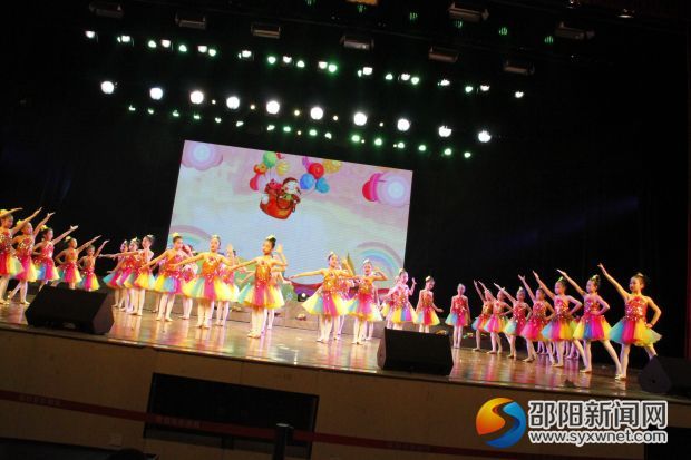 群贤小学舞蹈《美丽童年多彩梦》辅导老师:刘蔓4