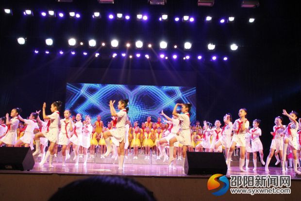 梨子园小学歌舞《为梦想时刻准备着》辅导老师:黄小英、孙微、刘美英3