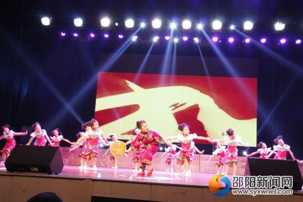 伟玲舞蹈艺术学校舞蹈《和气致祥》辅导老师 欧阳伟玲2