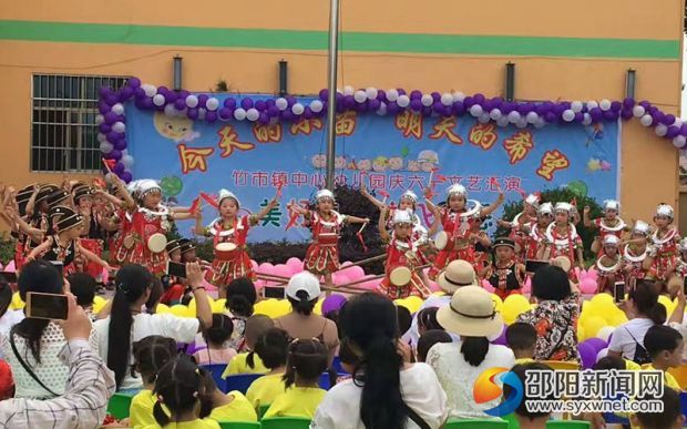 侗族竹竿舞表演《嘿喽嘿喽嘿》