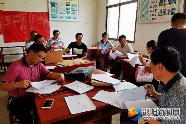 图为走访宣讲分工现场