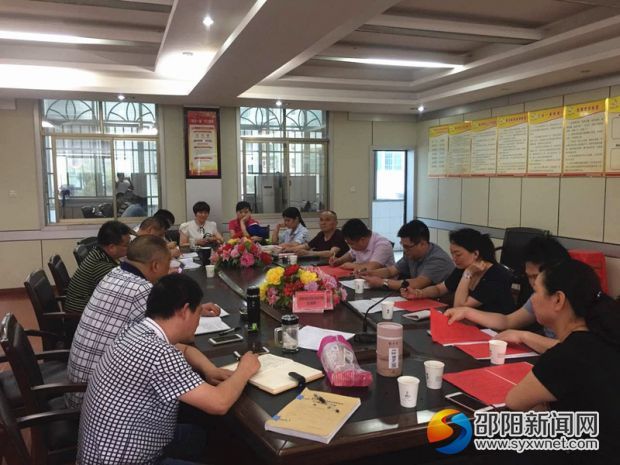 召开考生接待单位专题会议_副本