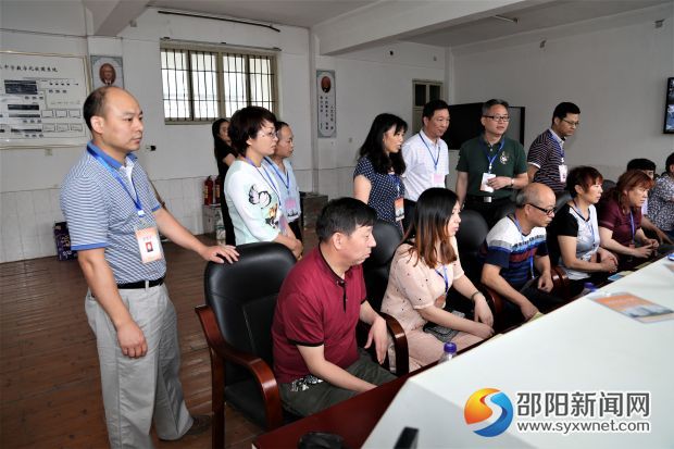 省厅自考处处长刘振坤巡视
