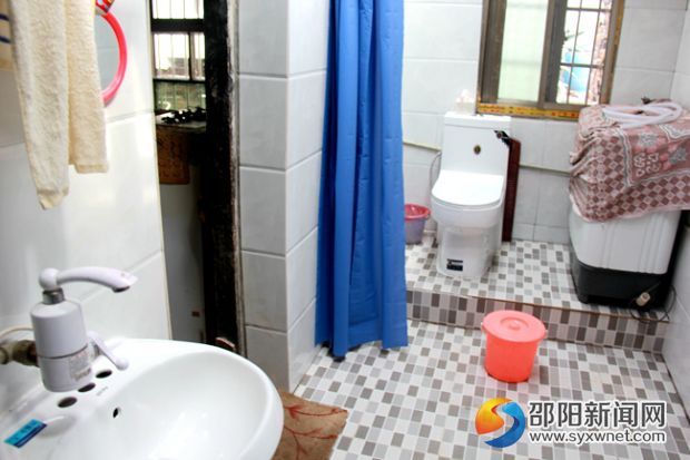 给老人们新建的入户厕所