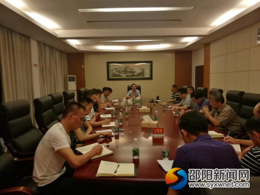 连夜调度防汛救灾工作
