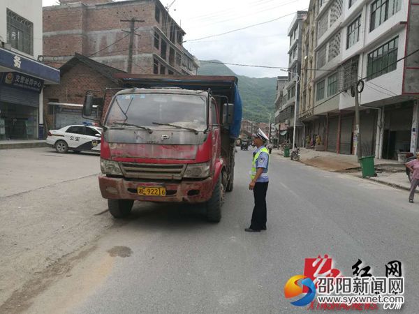 龙溪铺中队查获无证驾驶