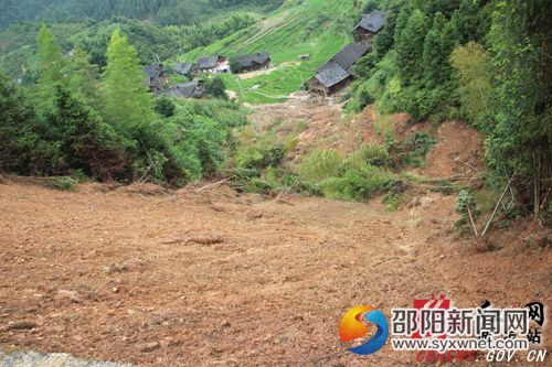 道路垮方情况一幕