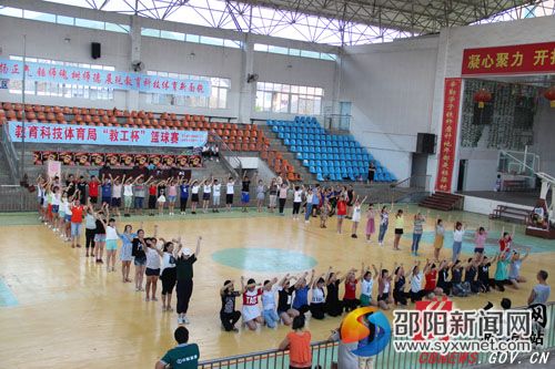 “两节”演职人员排练现场