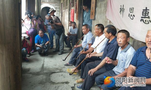 摄影家采风拍摄现场1000