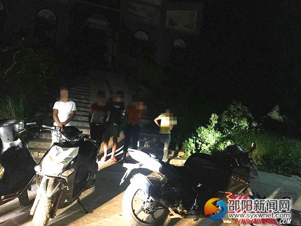 4辆摩托车被当场拦截查获