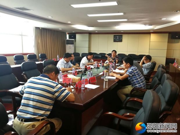 “四治四提”民主生活会现场。_副本