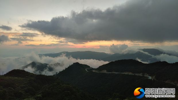 南山日出