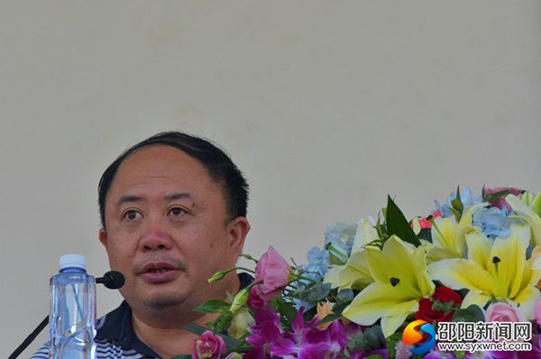 新邵一中校长苏立祥寄语高一1000名学子