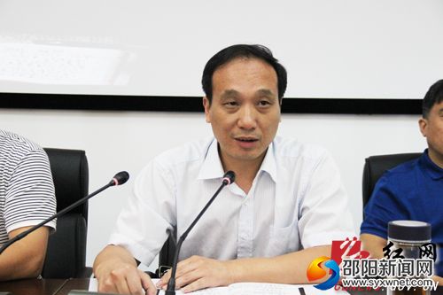 县委副书记、县长杨博理在会上讲话