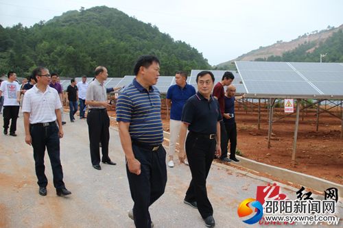 市政协委员视察城步金塔光伏发电项目　　